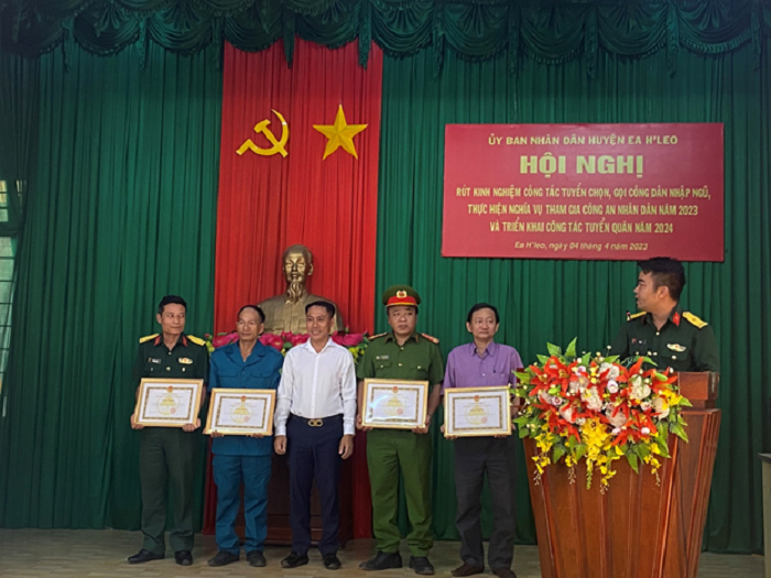Hoi nghi rut kinh nghiem cong tac tuyen chon, goi cong dan nhap ngu 3